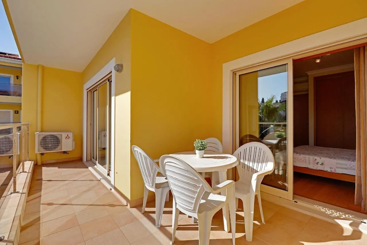 Lagos Balcony With Pool By Homing Portugal